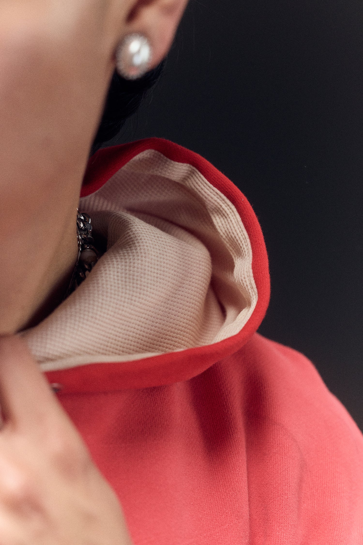 ARCHED PULLOVER HOODIE