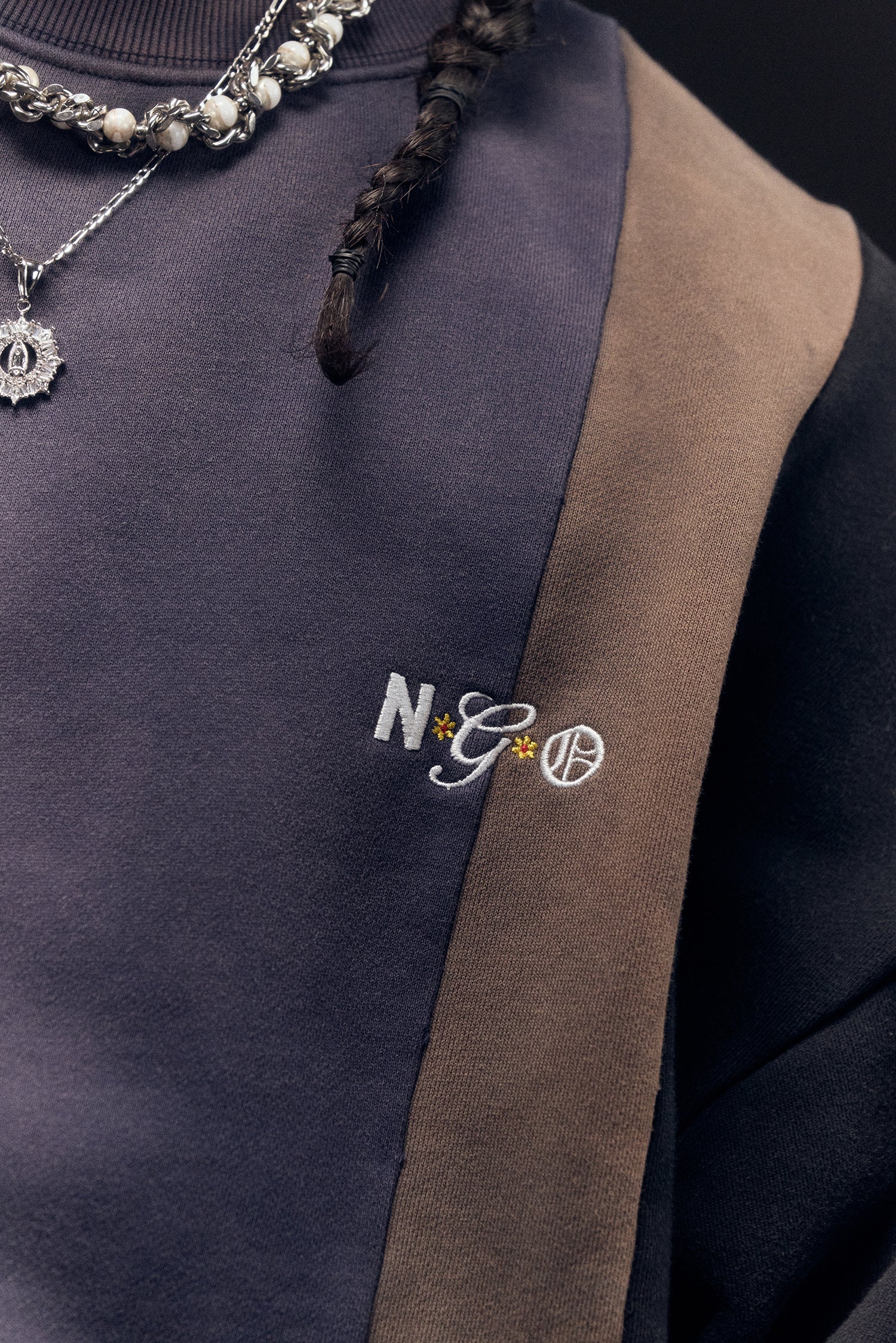 PANEL CREWNECK